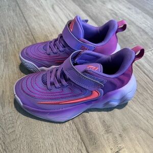 Girls' Giannis Basketball Shoes with Pink Accent - Kids Shoes